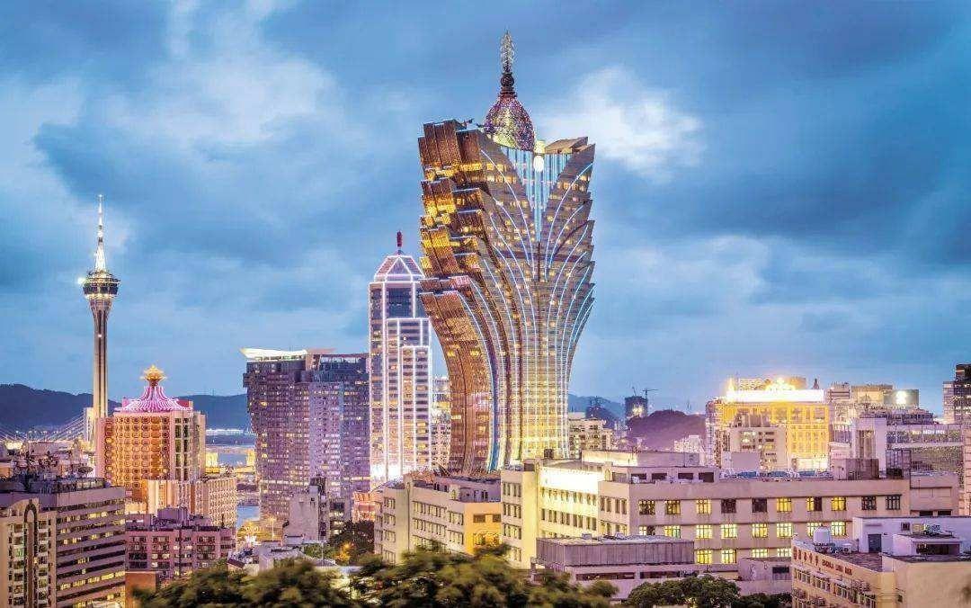 解析香港与澳门天天彩资料，精选解析、解释与落实策略展望至2025年