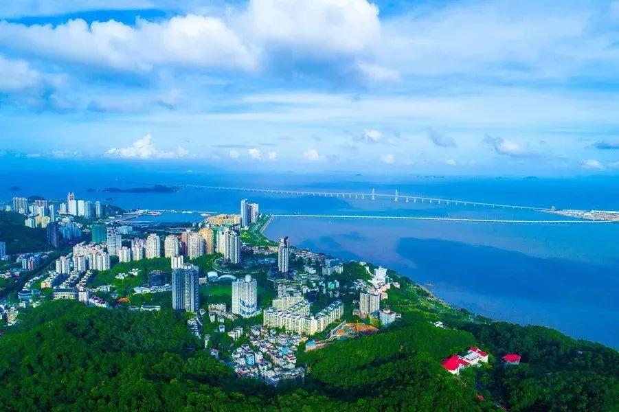 探索未来，澳门与香港在2025的新篇章—精准实用释义与落实策略