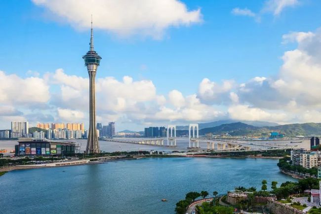 澳门与香港在全球化背景下的新篇章，全面免费政策及其落实的热议